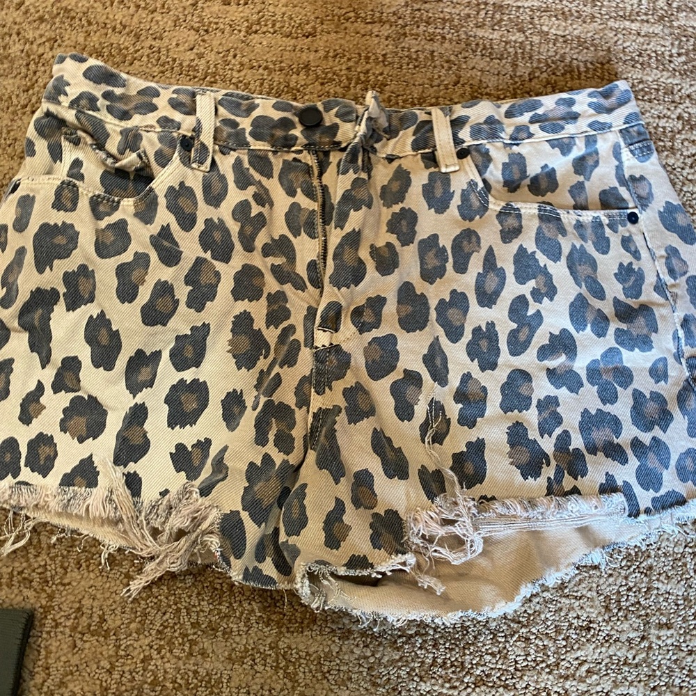 Blank nyc leopard shorts